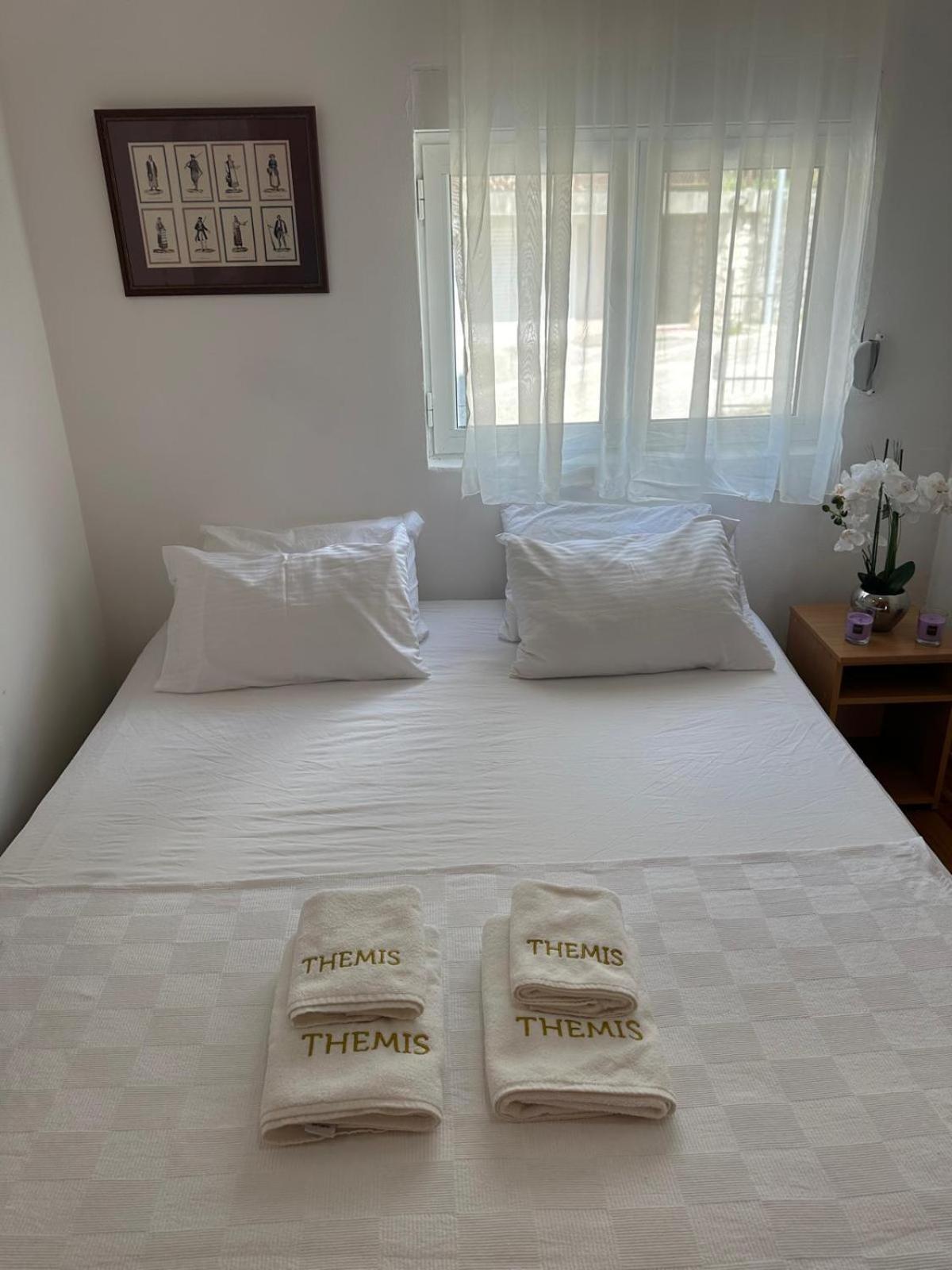 Themis Apart Hotel 코토르 외부 사진