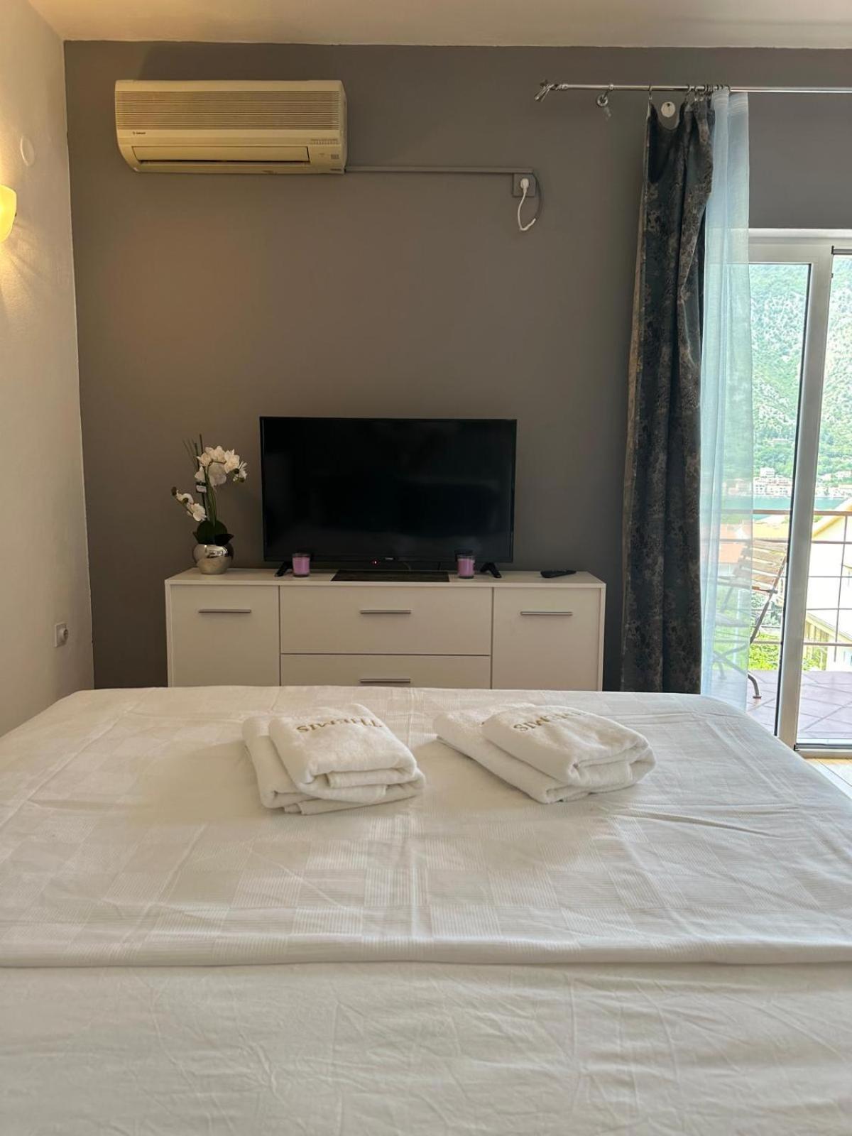 Themis Apart Hotel 코토르 외부 사진