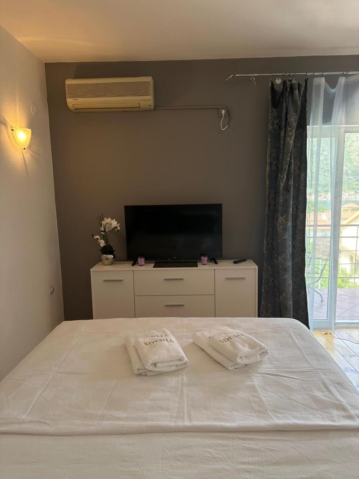 Themis Apart Hotel 코토르 외부 사진