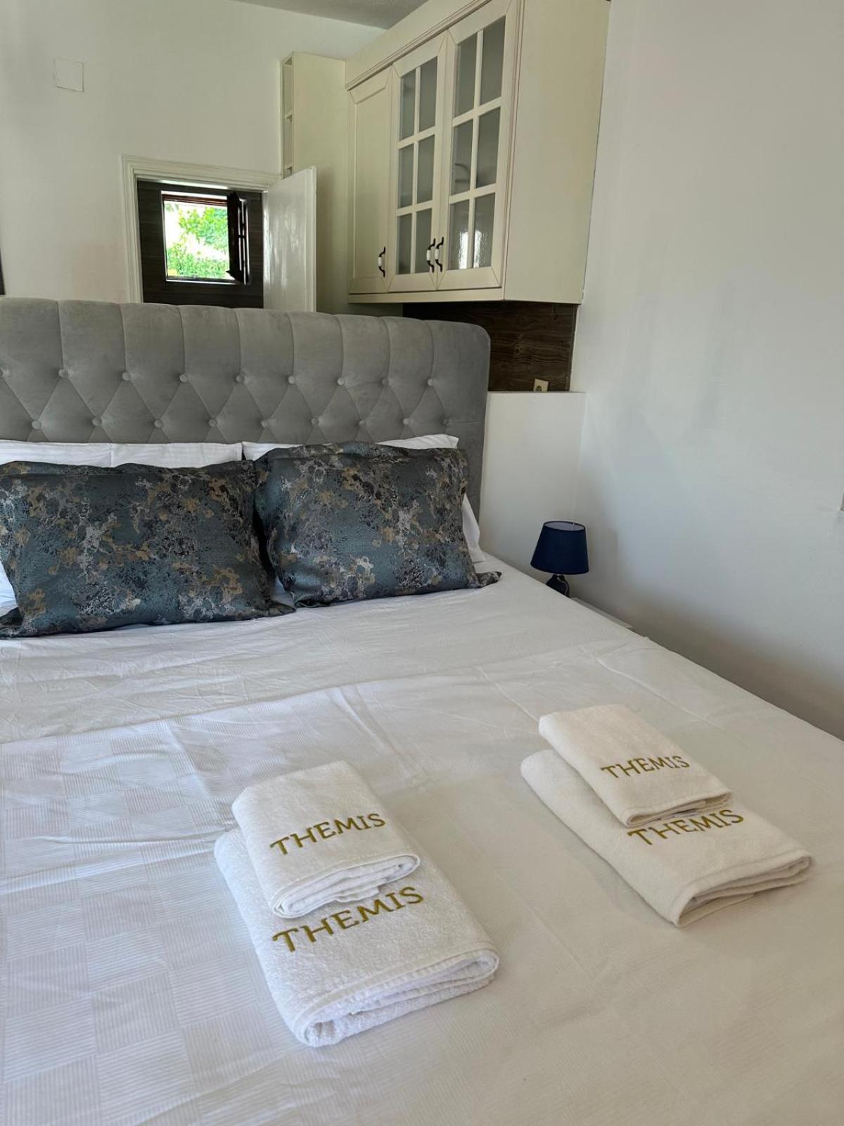 Themis Apart Hotel 코토르 외부 사진